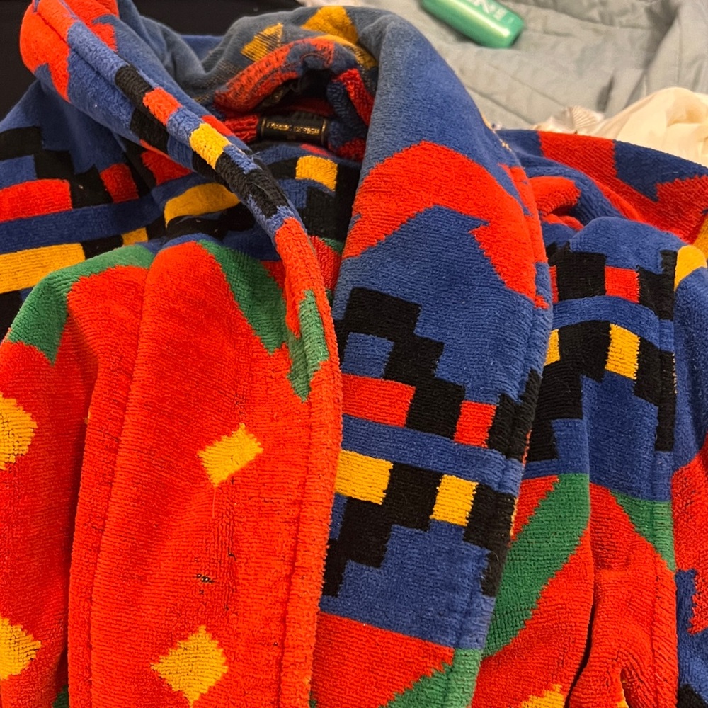 Men’s bath robe.